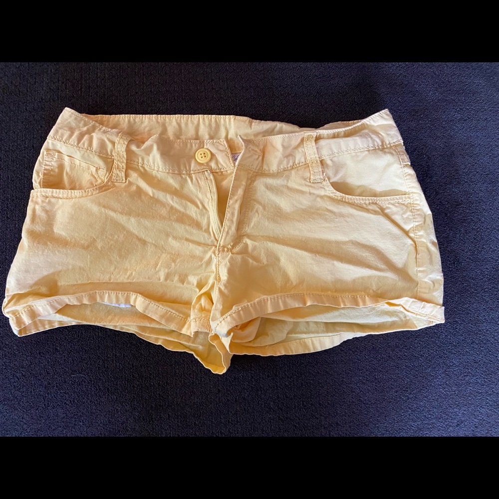 Yellow City Streets shorts, size 5